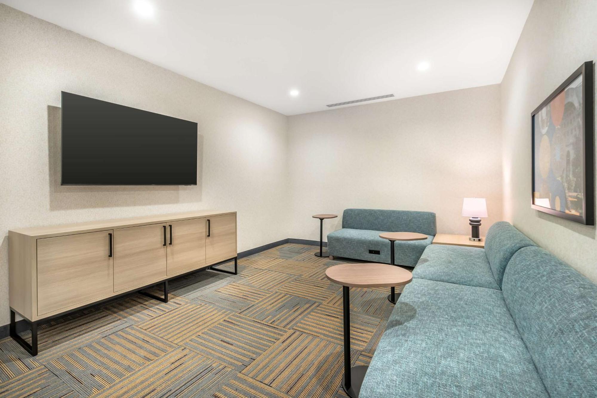 Home2 Suites By Hilton Reynoldsburg Columbus East Exterior photo